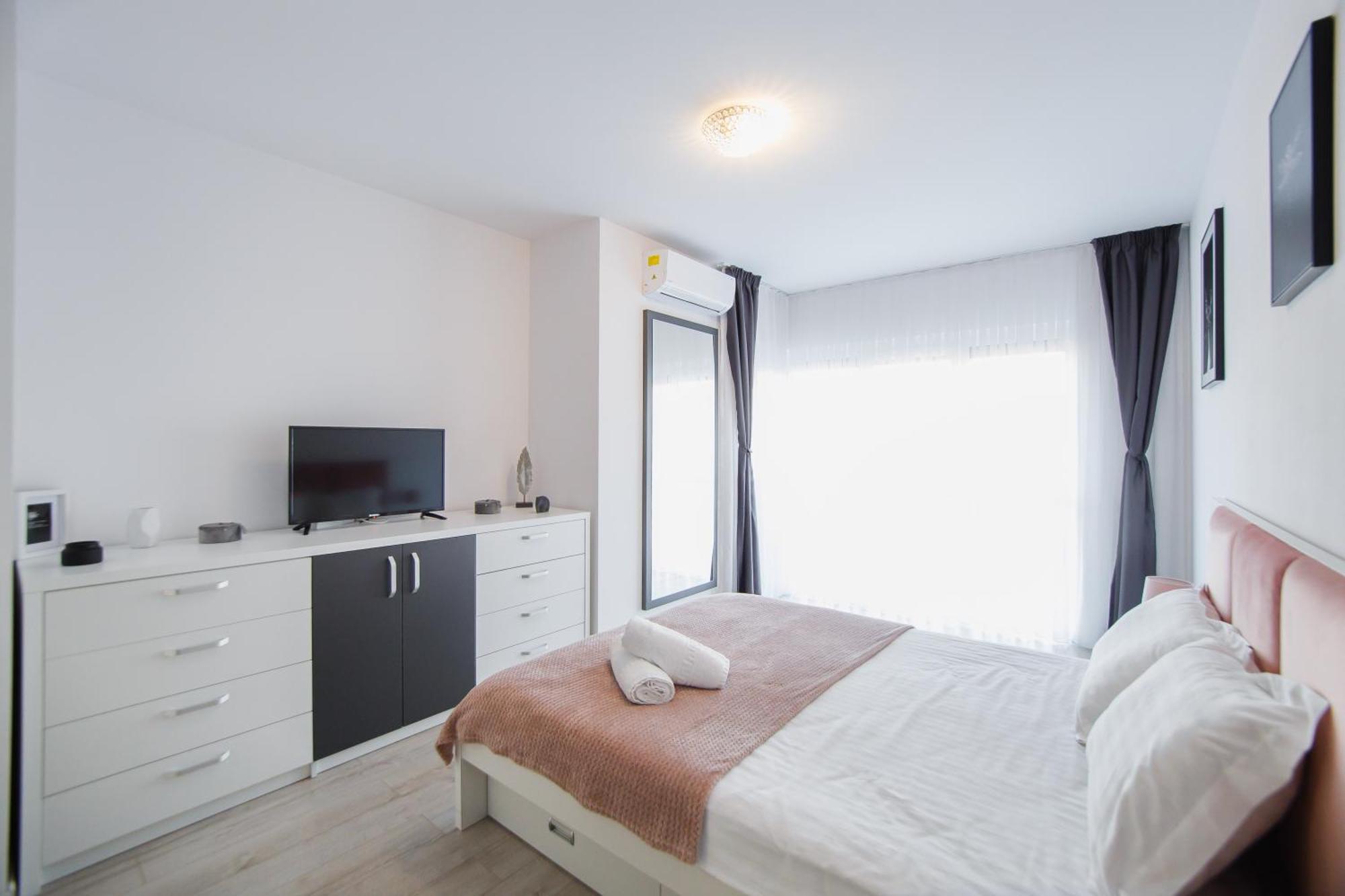 Pinky Black Escape Oradea Exterior foto